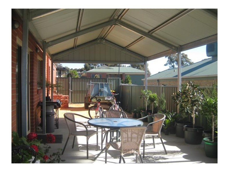 19 St George Park Drive, Kangaroo Flat VIC 3555