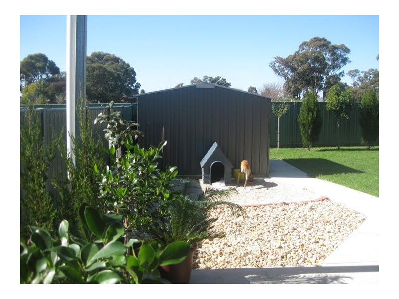 19 St George Park Drive, Kangaroo Flat VIC 3555