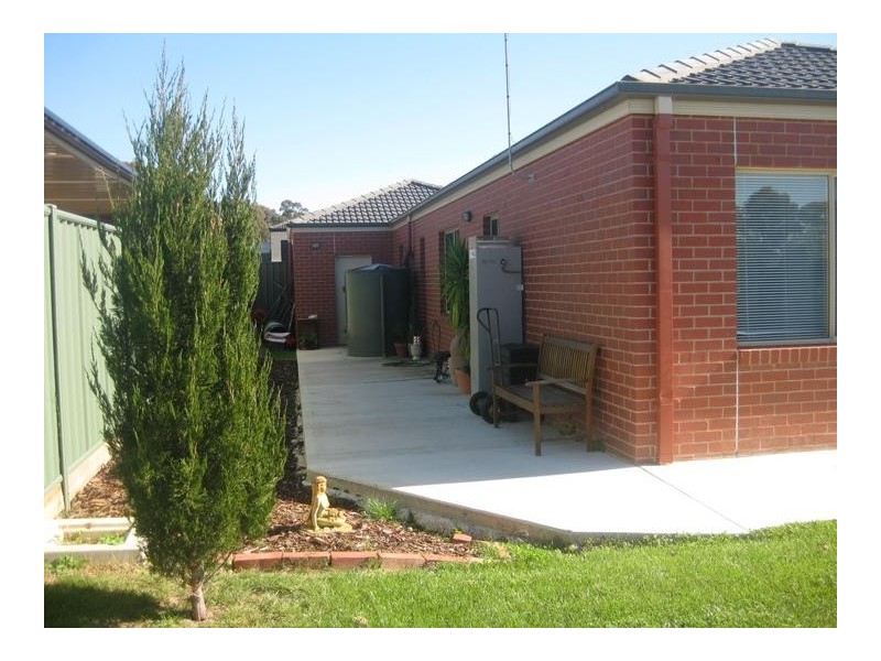 19 St George Park Drive, Kangaroo Flat VIC 3555