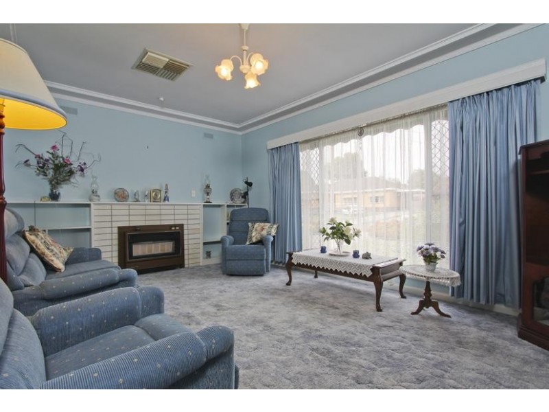 8 Raymond Avenue, Flora Hill VIC 3550