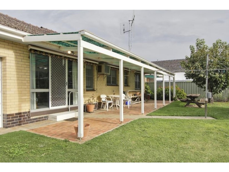 8 Raymond Avenue, Flora Hill VIC 3550