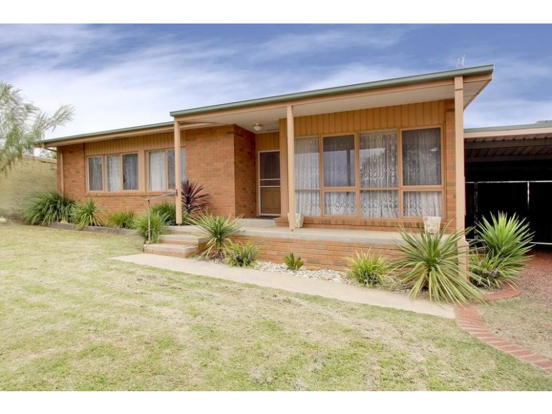 8 Wallan Street, California Gully VIC 3556