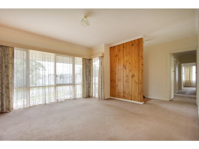 8 Wallan Street, California Gully VIC 3556