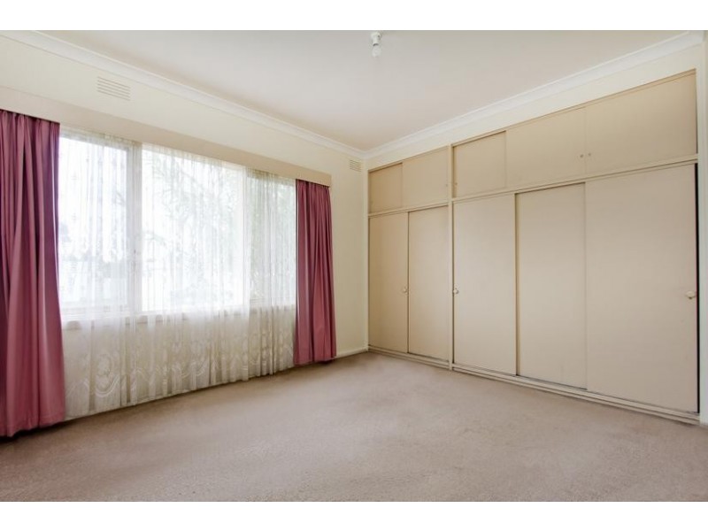 8 Wallan Street, California Gully VIC 3556