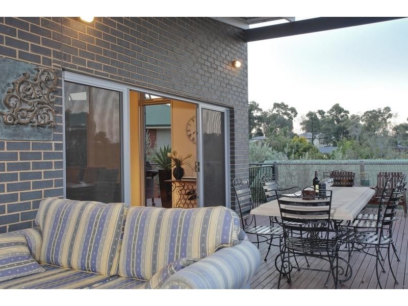 38 Browning Street, Kangaroo Flat VIC 3555