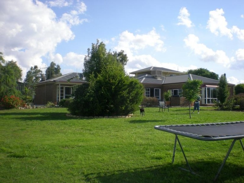 141 Moffatt Drive, Harcourt North VIC 3453