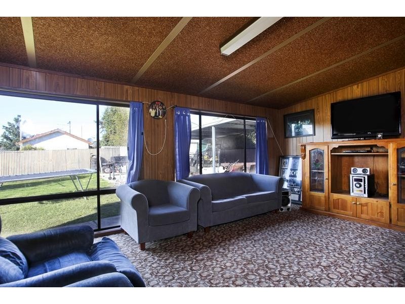 8 Koomba Street, White Hills VIC 3550