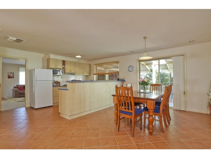 27 Waterford Drive, Strathfieldsaye VIC 3551