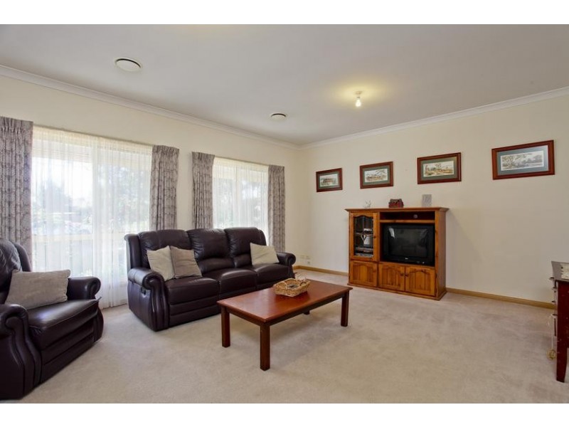 14 Muriel Street, Kangaroo Flat VIC 3555