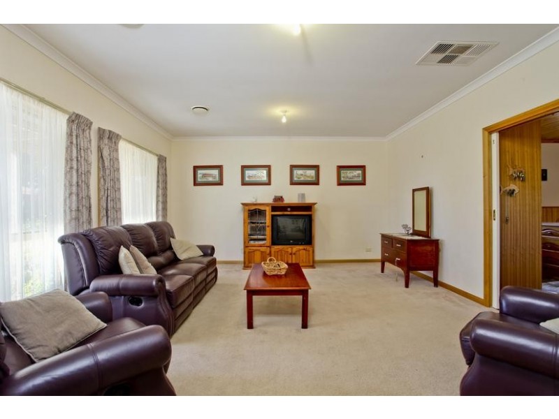 14 Muriel Street, Kangaroo Flat VIC 3555