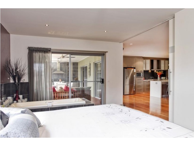 40 Bowles Road, Epsom VIC 3551
