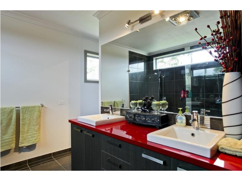 40 Bowles Road, Epsom VIC 3551