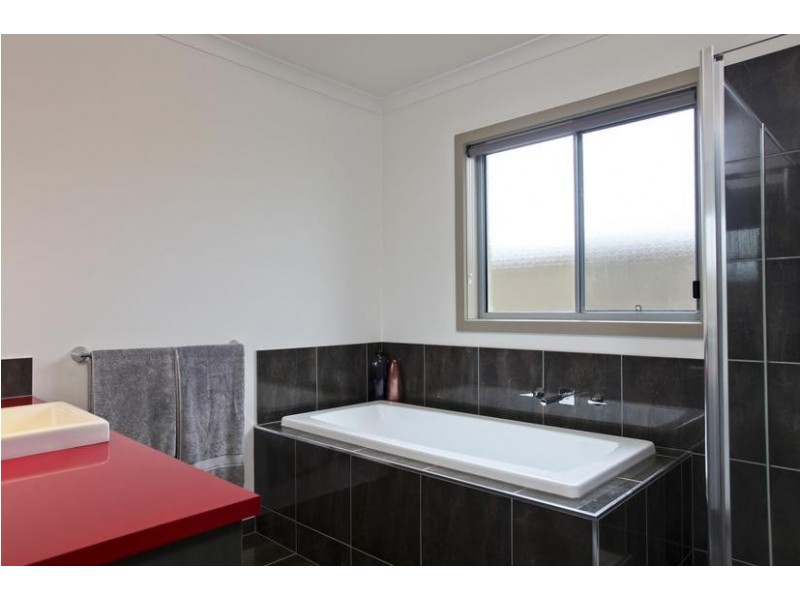 40 Bowles Road, Epsom VIC 3551