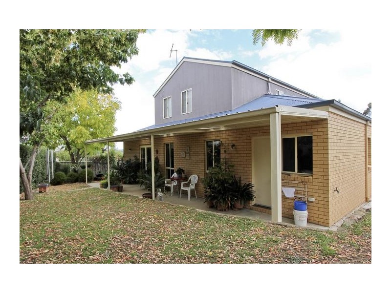 106 Maple Street, Golden Square VIC 3555