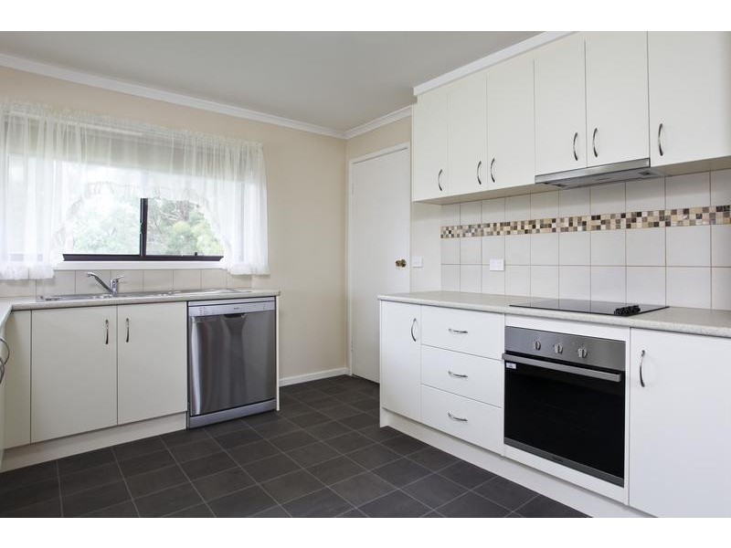 33 Helm Street, Kangaroo Flat VIC 3555
