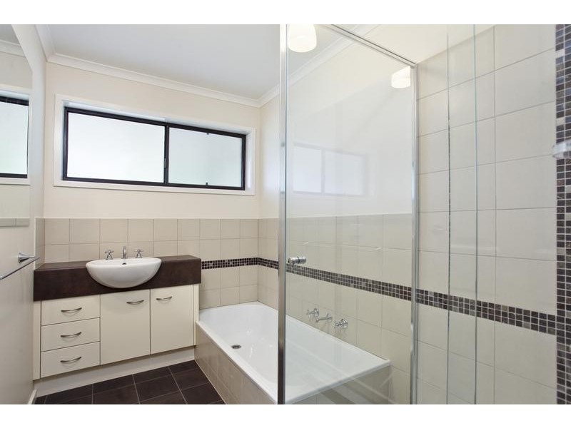 33 Helm Street, Kangaroo Flat VIC 3555