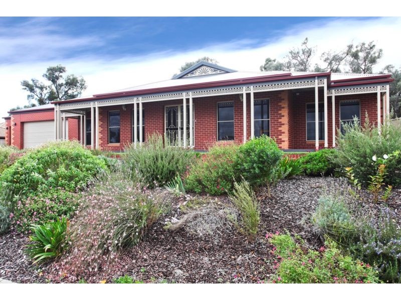 37 Broad Parade, Spring Gully VIC 3550