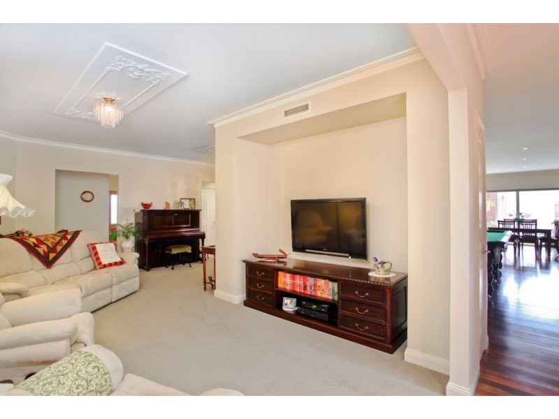 37 Broad Parade, Spring Gully VIC 3550