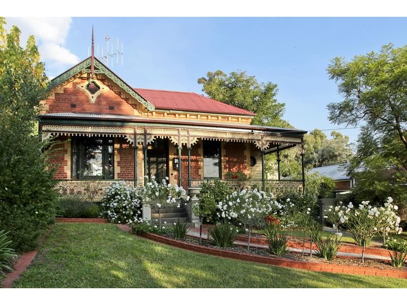 11 Hamlet Street, Quarry Hill VIC 3550