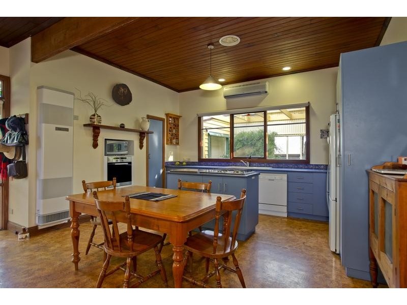 11 Hamlet Street, Quarry Hill VIC 3550