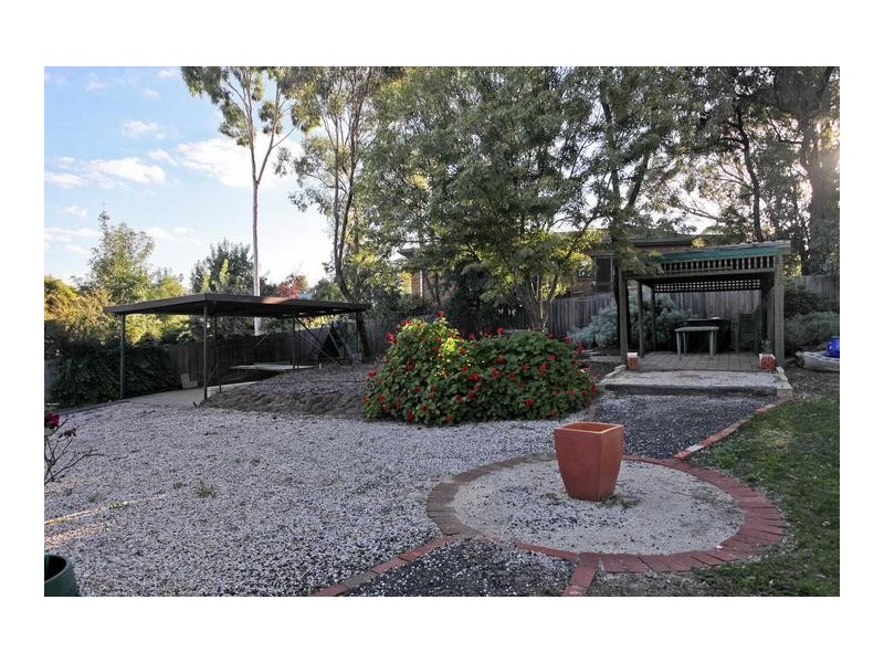 12 Maxwell Crescent, Strathdale VIC 3550