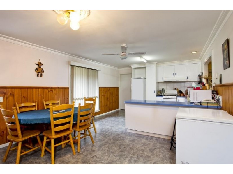 77 MacKenzie Street West, Golden Square VIC 3555