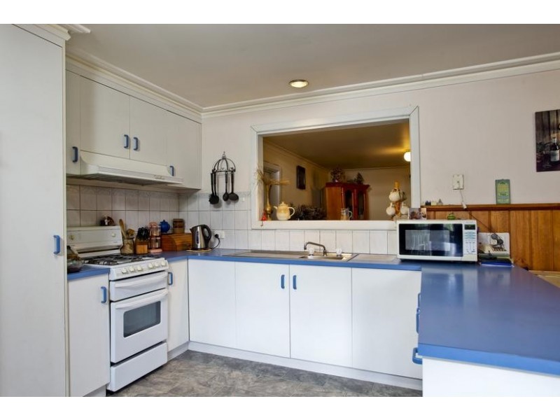 77 MacKenzie Street West, Golden Square VIC 3555