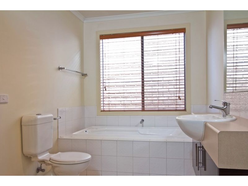 6 Mias Way, Epsom VIC 3551