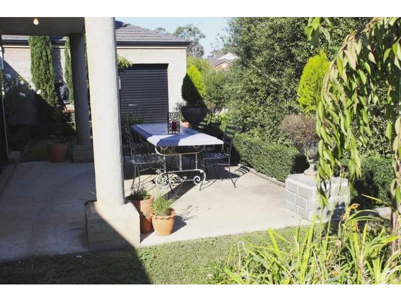 4 Golden Glade, Strathdale VIC 3550