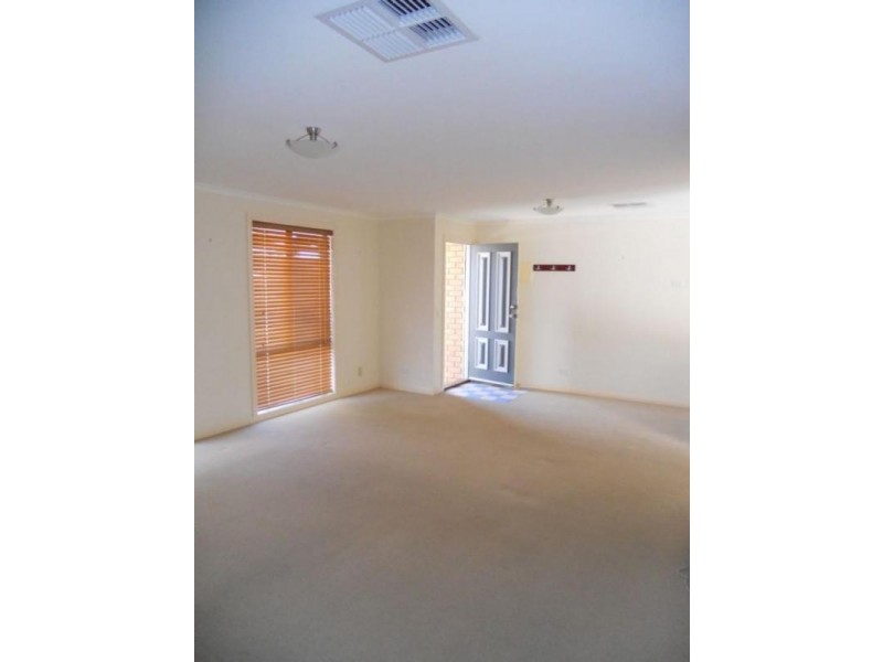 4/110B Osborne Street, Flora Hill VIC 3550