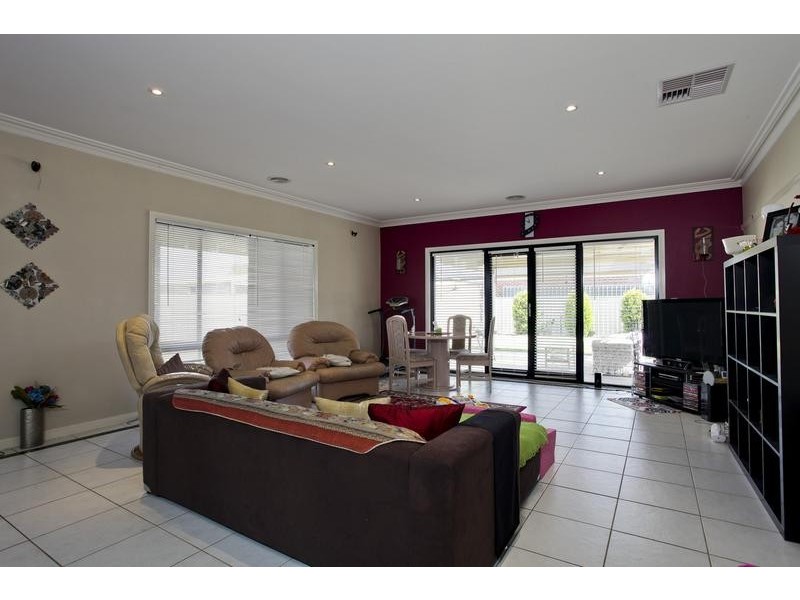 12 Julian Court, Epsom VIC 3551