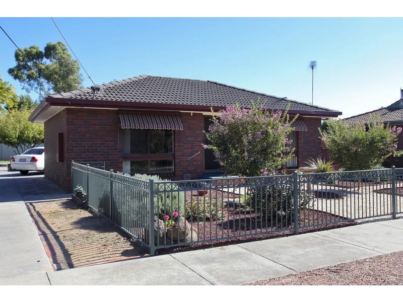 2/6 Beverley Street, Kangaroo Flat VIC 3555
