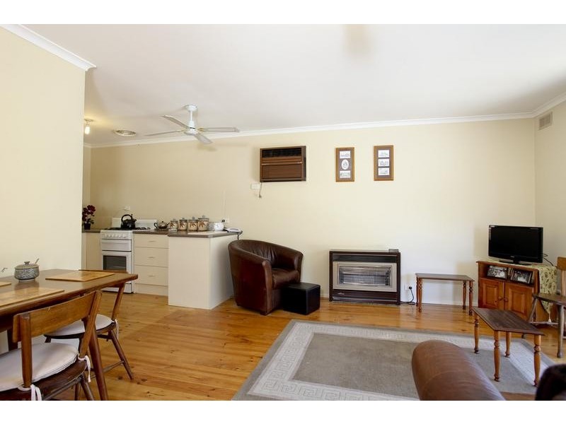 2/6 Beverley Street, Kangaroo Flat VIC 3555