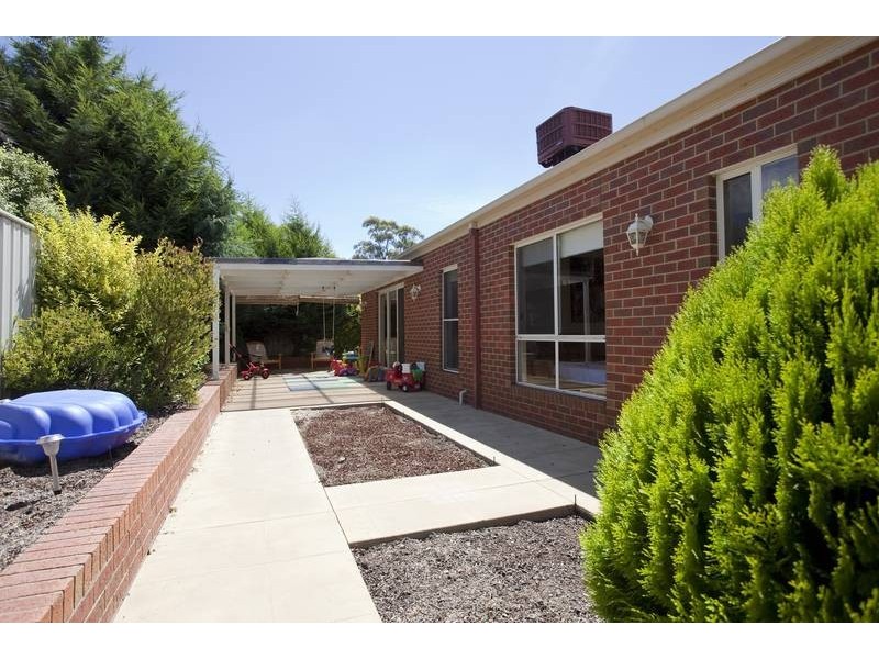 5 Tatiana Close, Kennington VIC 3550