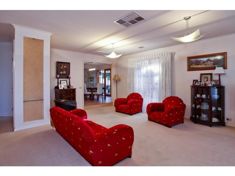 16 Tomkinson Drive, Golden Square VIC 3555