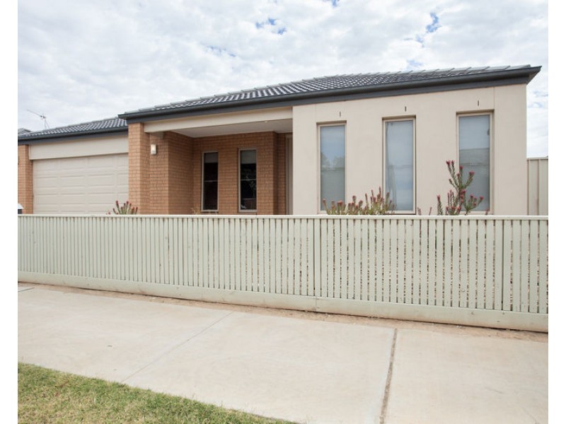 40 Howard Street, Epsom VIC 3551