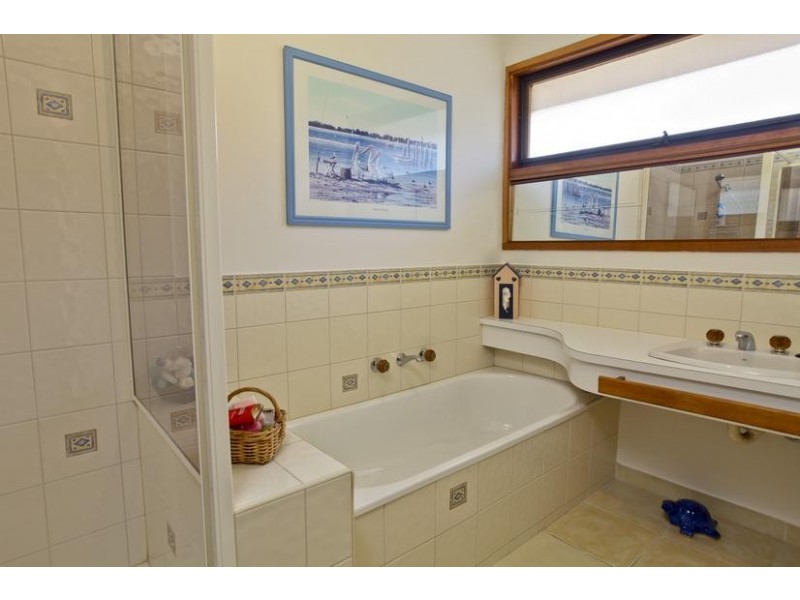 2 Kennewell Street, White Hills VIC 3550