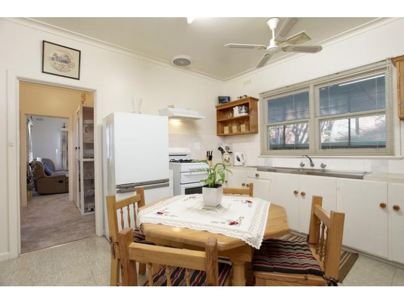 10 Wesley Street, Kangaroo Flat VIC 3555