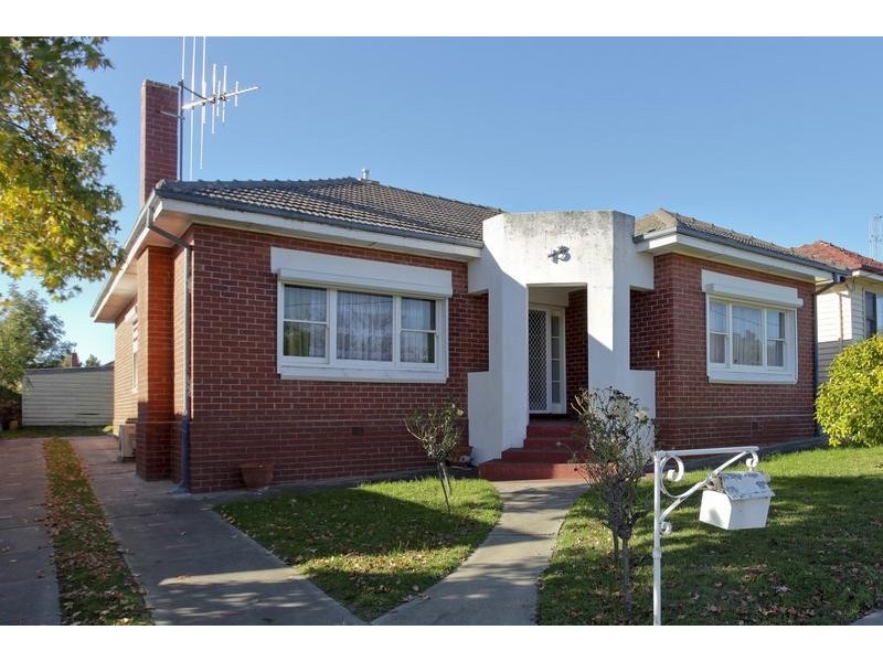 13 Burrell Street, Flora Hill VIC 3550