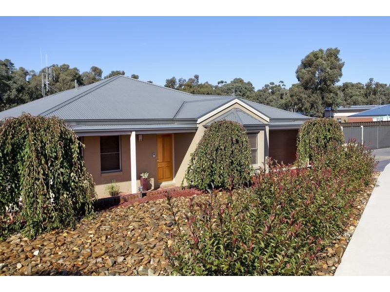 3 Rosemary Court, Golden Square VIC 3555