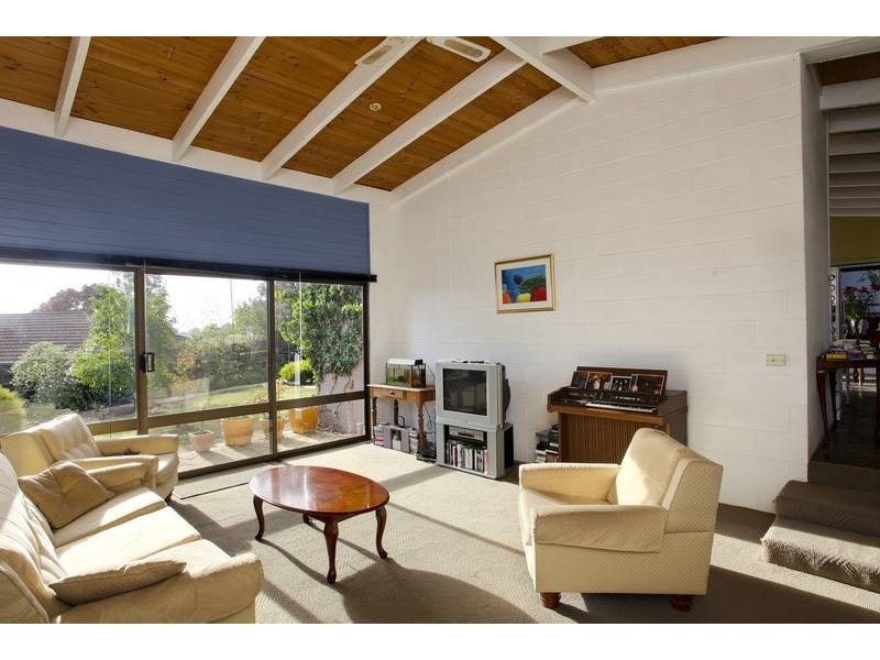 74 Lowndes Street, Kennington VIC 3550