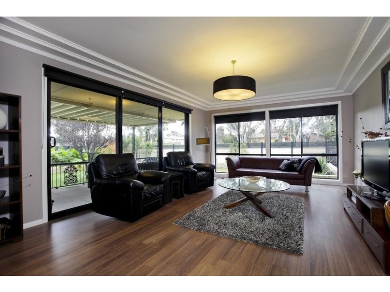 358 High Street, Kangaroo Flat VIC 3555