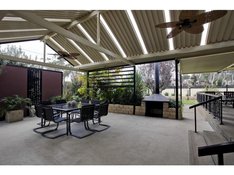 358 High Street, Kangaroo Flat VIC 3555