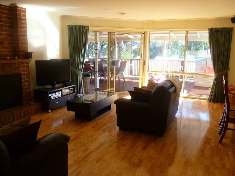 154 Osborne St, Flora Hill VIC 3550