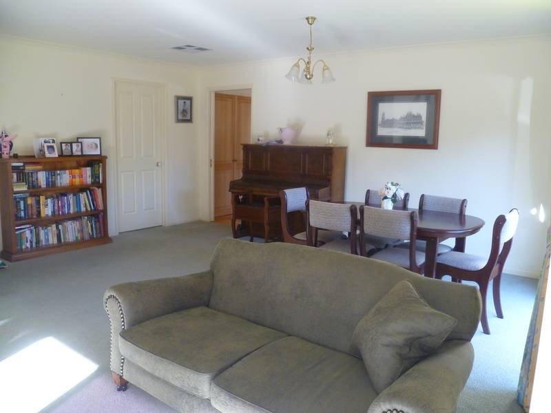 154 Osborne St, Flora Hill VIC 3550