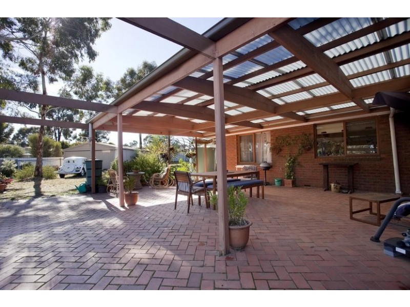 5 Windsor Court, Kangaroo Flat VIC 3555