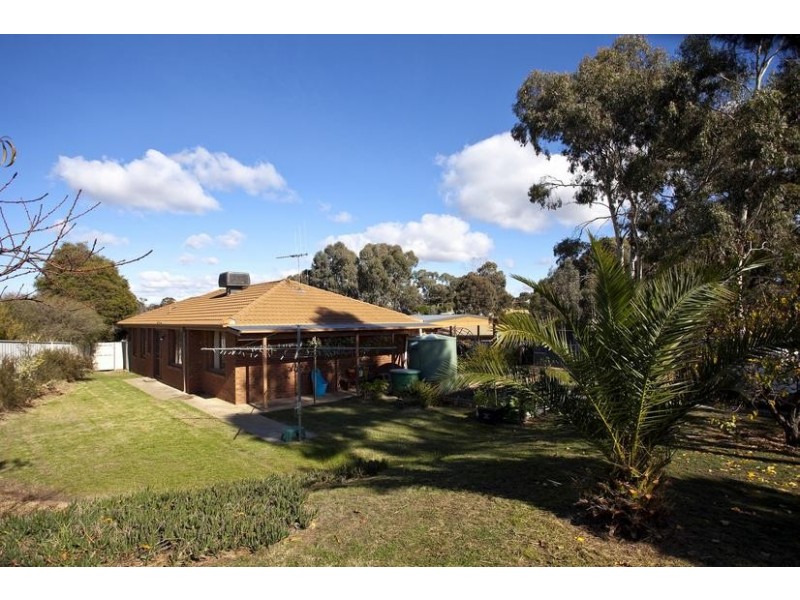 5 Windsor Court, Kangaroo Flat VIC 3555