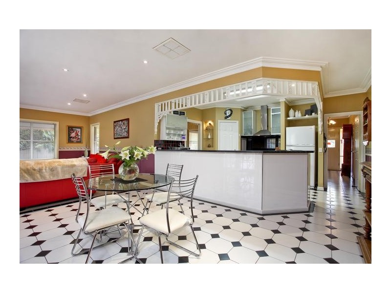 6 Winterbourne Rise, Kennington VIC 3550