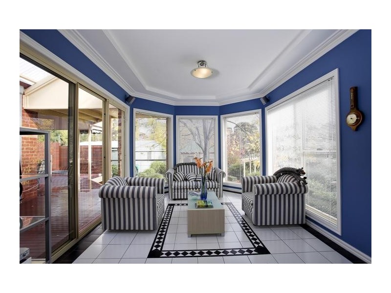 6 Winterbourne Rise, Kennington VIC 3550