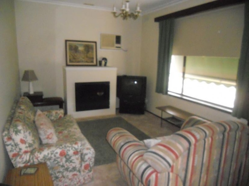 14 Carolin Street, Flora Hill VIC 3550